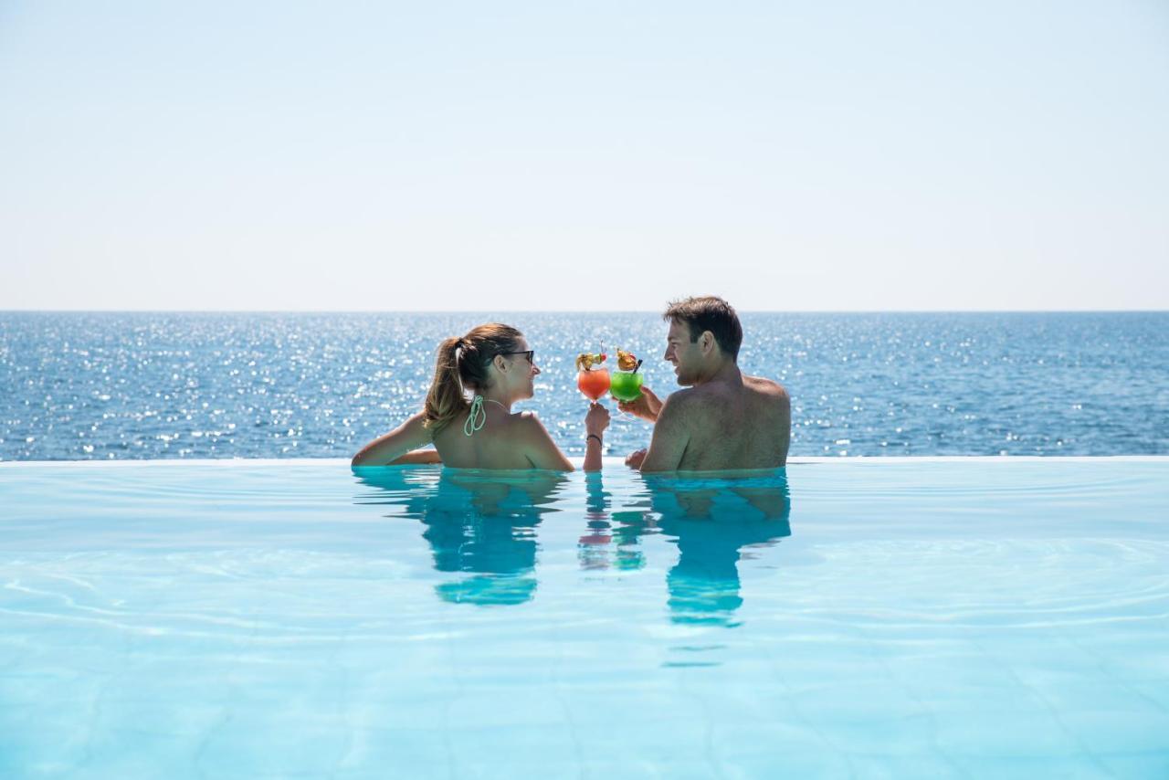 Hotel Costa Dei Fiori Santa Margherita di Pula Bagian luar foto