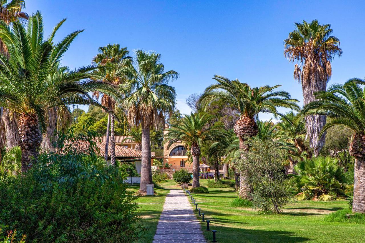 Hotel Costa Dei Fiori Santa Margherita di Pula Bagian luar foto