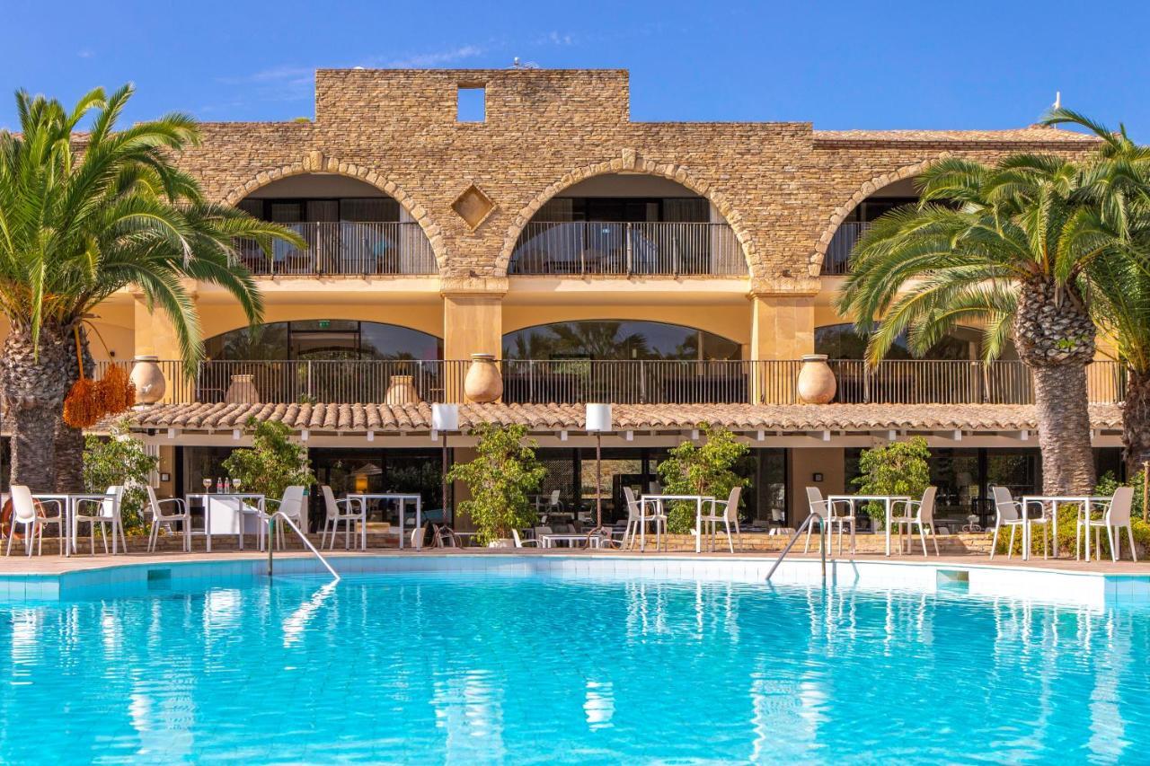 Hotel Costa Dei Fiori Santa Margherita di Pula Bagian luar foto