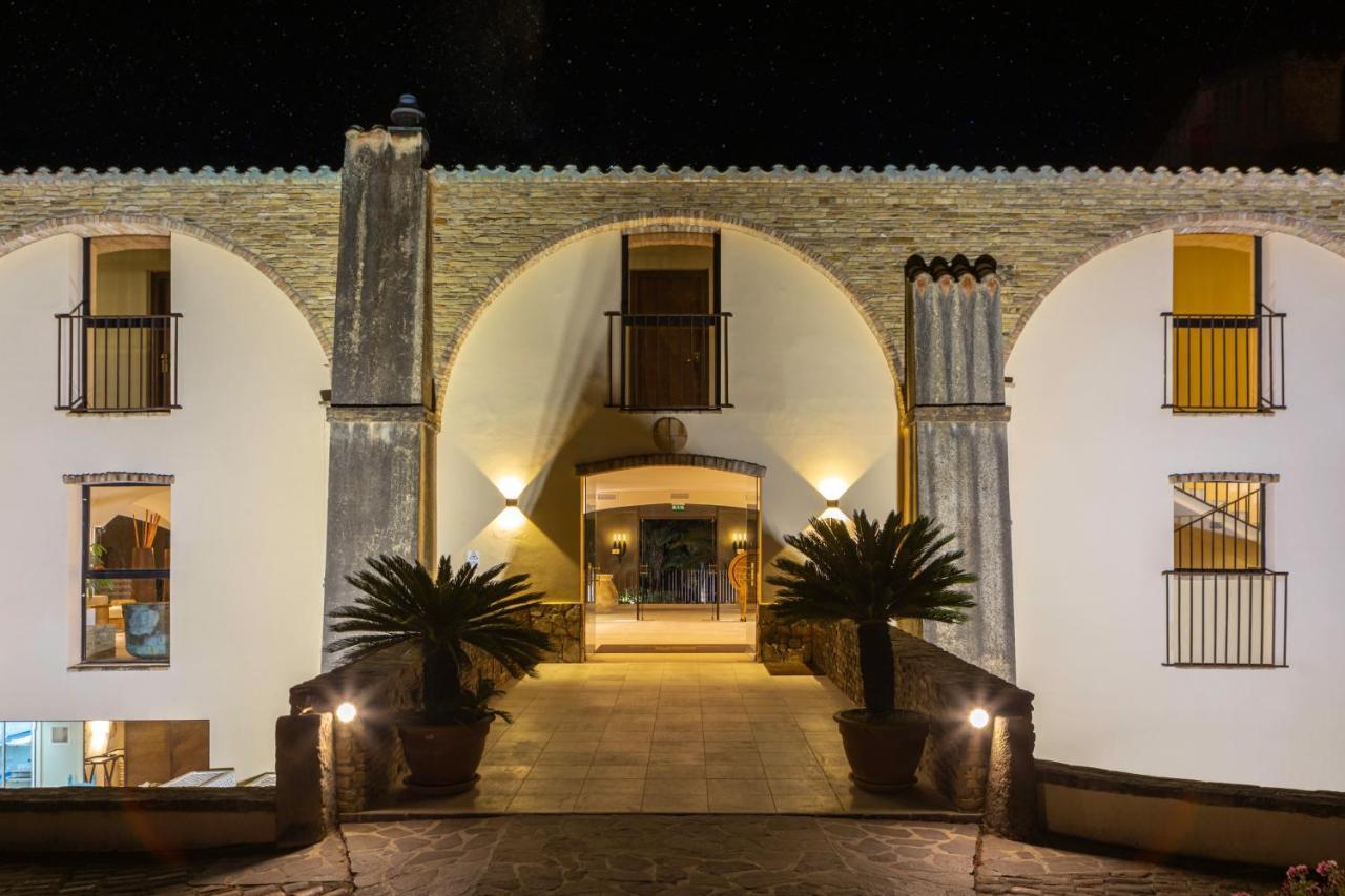 Hotel Costa Dei Fiori Santa Margherita di Pula Bagian luar foto