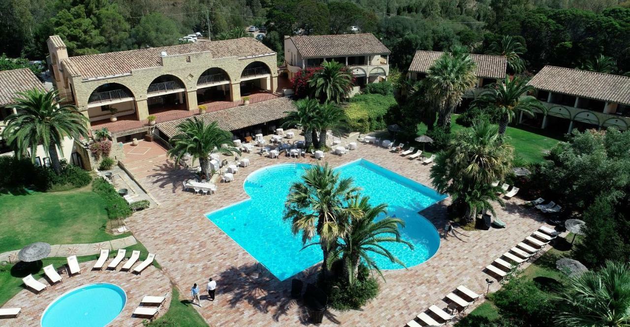 Hotel Costa Dei Fiori Santa Margherita di Pula Bagian luar foto